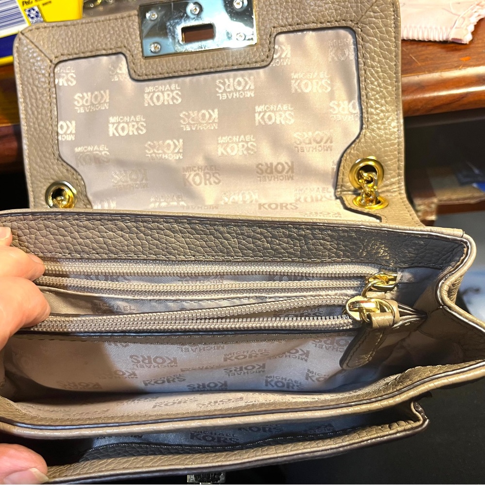 Michael Kors Tan & Gold Crossbody/Shoulder  Bag with Chain Strap - Picture 9 of 15